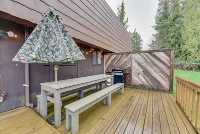 Image de Charming Chehalis Retreat w/ Outdoor Grill + Deck!