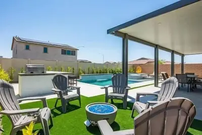 Image de Deal! Large home+pool+spa, billiards, games, fun