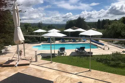 Image de Villa rustique avec piscine à Cereste, France