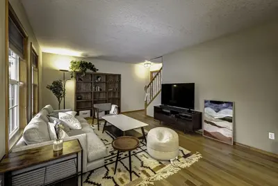 Cozy home close to Hawthorne-Division Districts