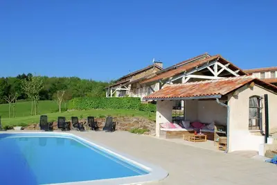 Image de Maison de vacances spacieuse avec piscine chauffée