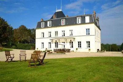 Image de Château à Asnières avec vue sur la Calonne
