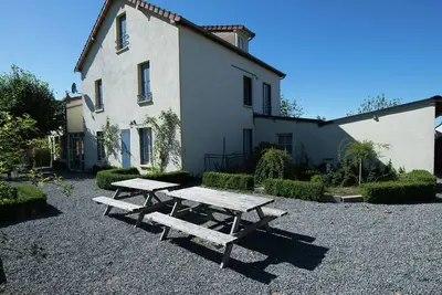 Image de Belle maison de vacances avec jardin