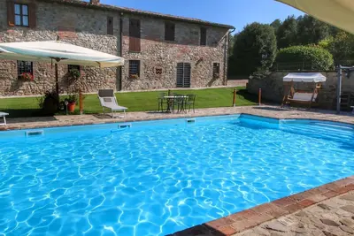 Image de Appartement à Todi avec piscine et histoire