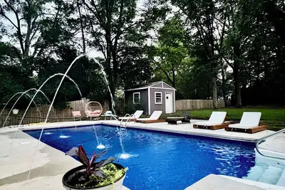 Image de Luxury home, minutes from Msu campus