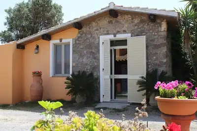 Image de Cottage à Calasetta en Sardaigne avec jardin