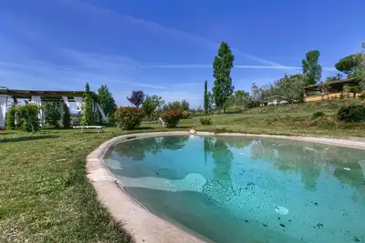Image de Cottage moderne avec piscine