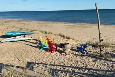 Image de Water's Edge on Michibay:Fresh Air & Fresh Beginnings – Getaway on Lake Michigan!