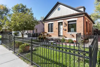 Image de Quiet Historical Home