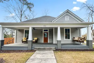 Image de Luxury  getaway, Where the Vampire Diaries was filmed. Hollywood of the South!