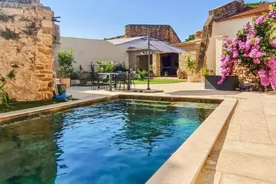 Image de Maison confortable de 4 chambres à.