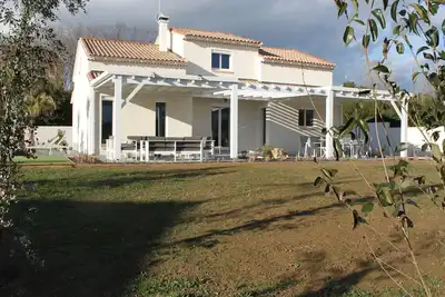 Image de Villa moderne avec piscine privée chauffée