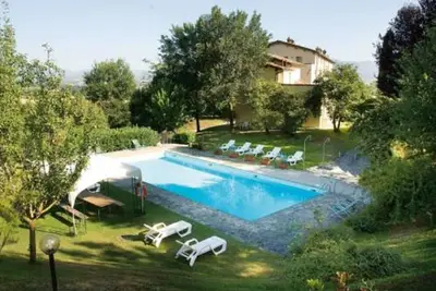 Appartement avec piscine partagée