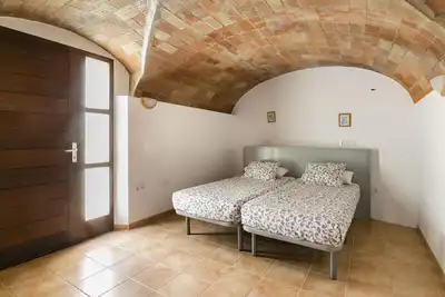 Image de Maison en pierre naturelle avec grand jardin
