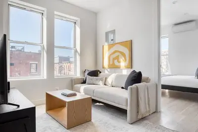 Image de Dreamy Boerum Hill 2br w\/ W\/D, near Bk Bridge Park & TJs, by Blueground