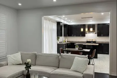 Image de Entire Modern Home in Oshawa