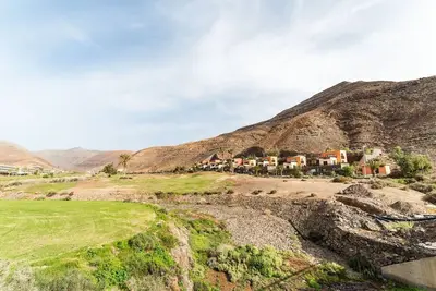 Image de Villa avec piscine près d'un terrain de golf