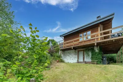 Image de Maison de vacances א Biטvre avec jardin