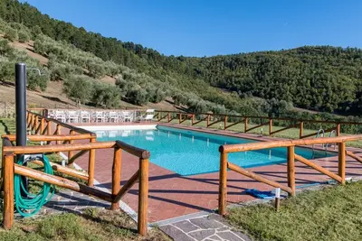 Image de Maison de vacances à Dicomano avec piscine privée