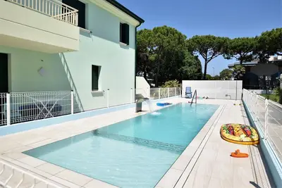 Image de Appartement à Jesolo avec piscine partagée