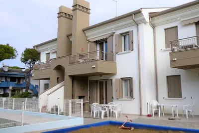 Image de Charmant appartement à Jesolo avec jardin