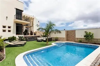Image de Villa avec jardin près des plages d'Adeje