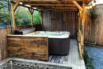 Image de Maison de vacances א Bastogne avec bain moussant