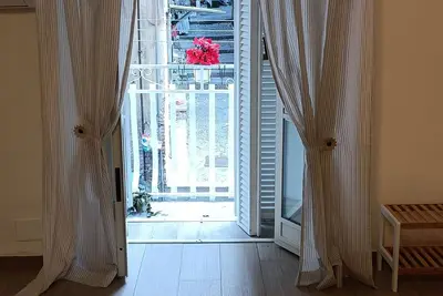 Image de Naples historic center cozy little house centrally located equipped with every comfort