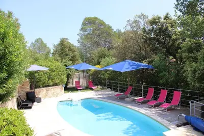 Image de Maison de vacances avec grand jardin et piscine