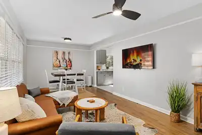 Image de The Lockheed Lady - 3/2 Renovated Ranch in Marietta