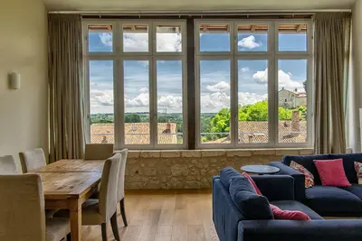 Image de Vues superbes, appartement confortable en centre village