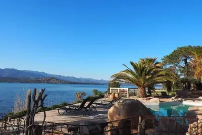 Image de Bord de mer, piscine privée et chauffée, 4 personnes