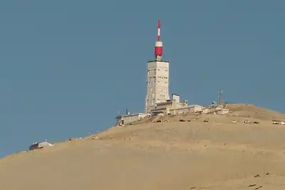 Image de gite avec piscine aux pieds du Mt Ventoux Vivianne