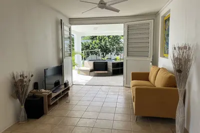 Image de Chaleureux bas de villa vue mer