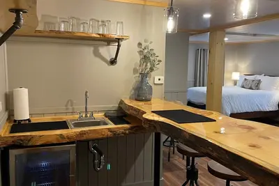 Image de Close to Everything, Cozy Cottage for up to 6, Cleanest in Rangeley!