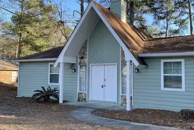 Image de Charming remodeled home just minutes from golf and medical district