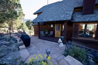 Image de Comfortable cabin and with all the comforts of home in an exquisite setting.