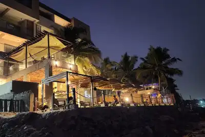 Image de Luxury one bedroom Apt with sea facing balcony.