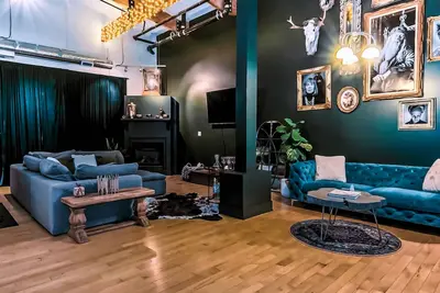 Image de Downtown Edmonton Loft - Brewery District walking distance to rogers place.