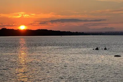 Image de Chalet Blanc / bord de l'eau / spa / foyers