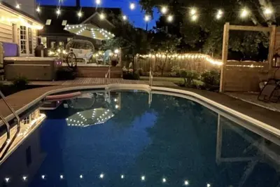 Image de Bright 3 Bed, 2. 5 Bath, In-Ground Pool\/Hot Tub, Close to Downtown Charlottetown❗️
