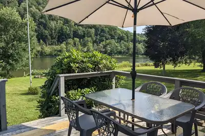 Image de Riverfront Home