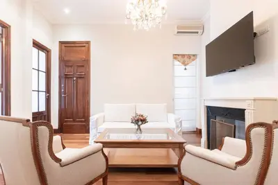 Image de Prime Location: Stylish 3-Bed Apt Near Top Buenos Aires Attractions!