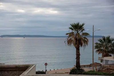 Image de Idéal pour vos vacances, studio cabine 4 couchages, vue mer.