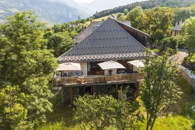 Image de Superbe ferme rénovée en Chalet de Luxe en pleine nature dans un petit hameau