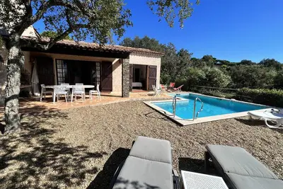 Image de Maison 3 chambres avec piscine et vue sur mer