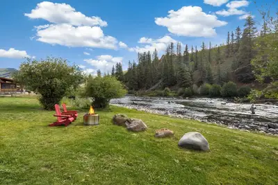 Image de New Listing! One-of-a-Kind Luxe Riverfront Home-Fishing Access-Mins Dtn Creede