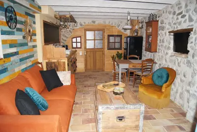 Image de Gîte de charme cocooning avec balnéo et sauna au cœur d'un joli petit village!