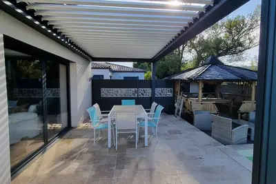 Image de Villa avec piscine à débordement \nPlages à 5mn