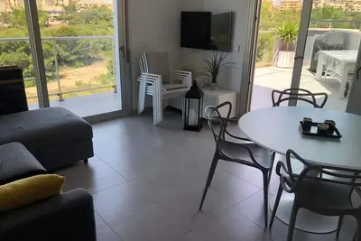 Image de Appart moderne au calme 2 ch /2 Sdb /Piscine /Tous commerces à 50m / 7 min plage